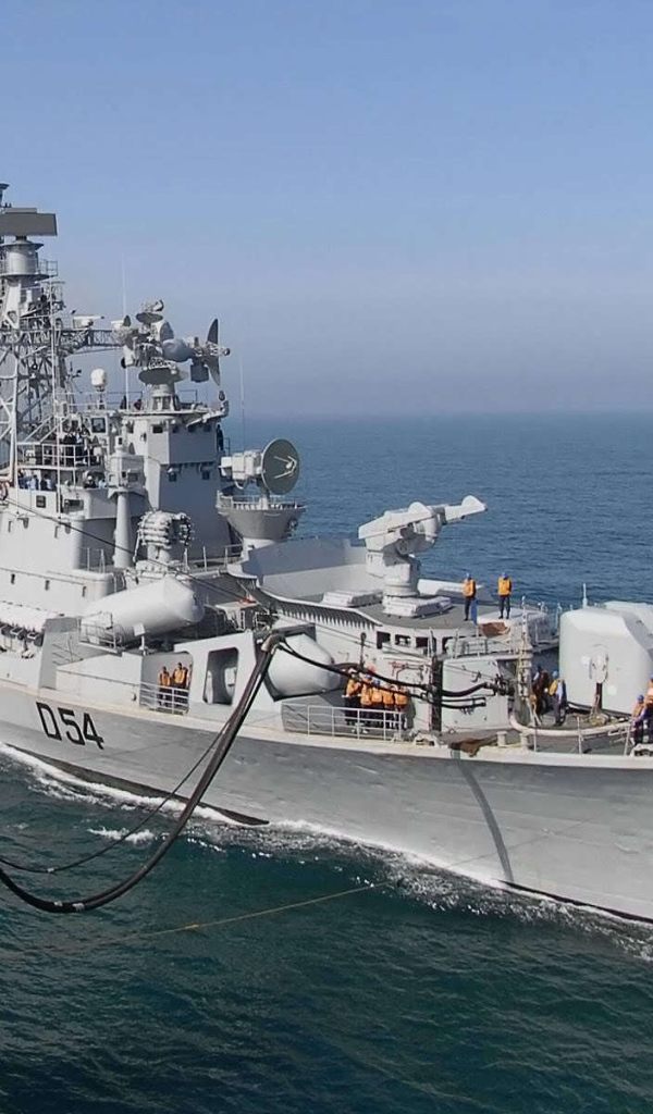 Военный корабль в Мумбай