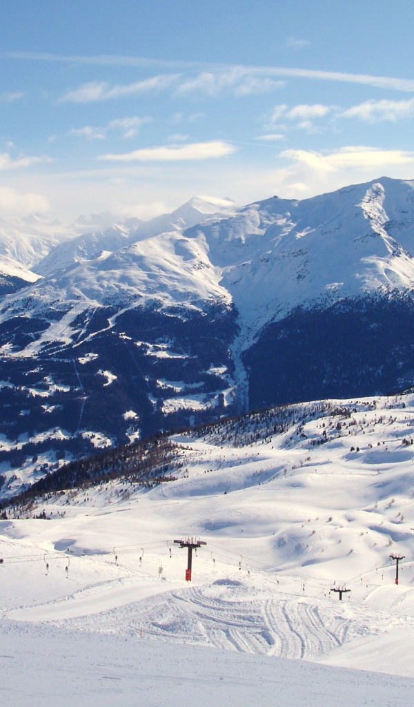 Горнолыжный спуск на курорте в Бормио, Италия