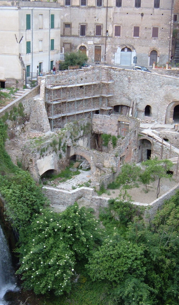 Древние руины в Тиволи, Италия