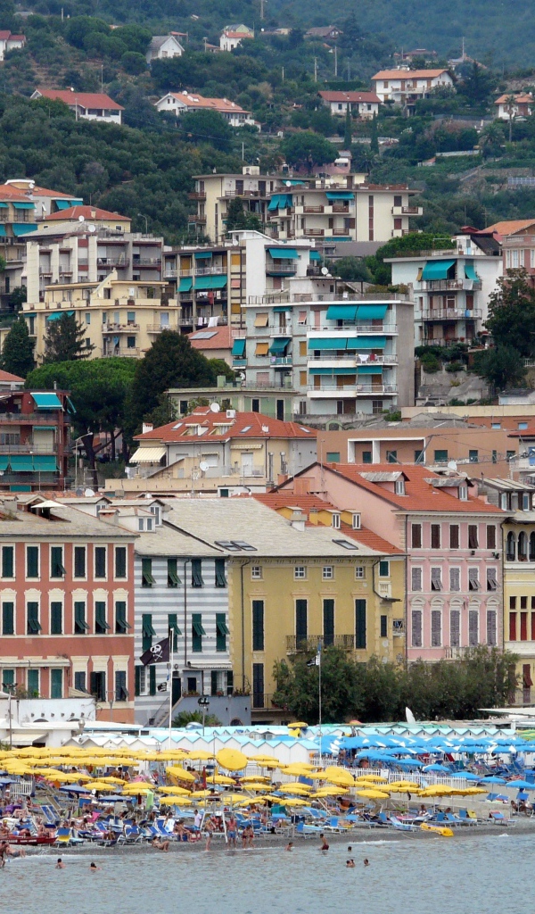 Осенний отдых на курорте Челле Лигуре, Италия