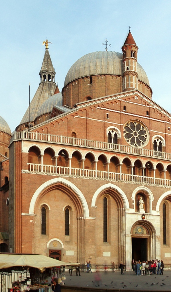 Базилика Ди Сан Антонио в Падуе, Италия