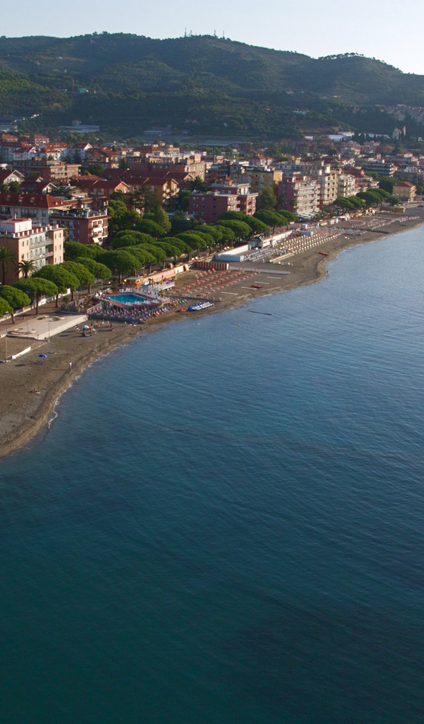 Залив на курорте Сан Бартоломео Аль Маре, Италия