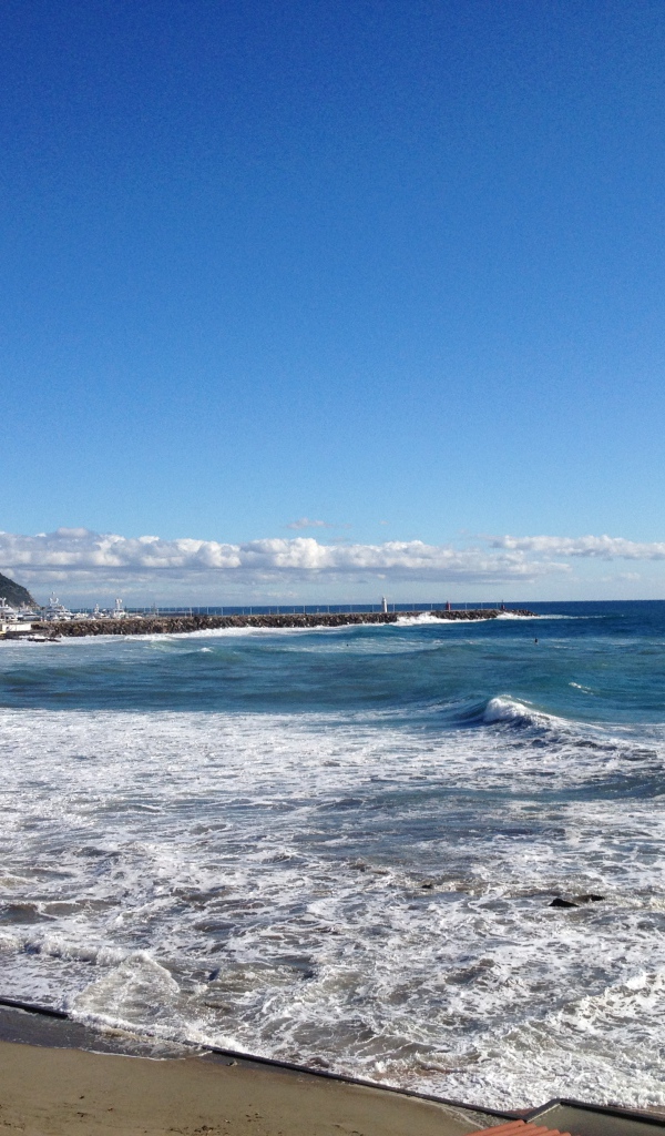 Залив на курорте Империя, Италия