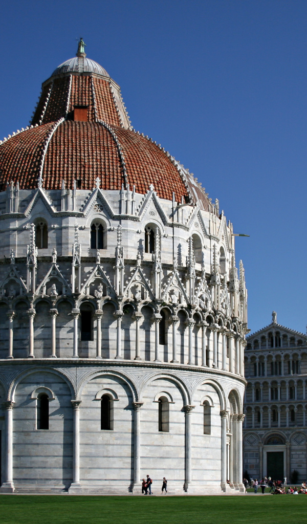 Кампо деи Мираколи в Пизе, Италия