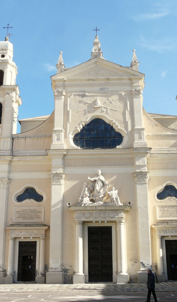 Собор на курорте в Пьетра Лигуре, Италия