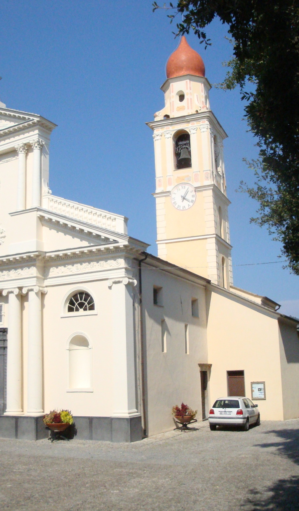 Церковь на курорте Сан Бартоломео Аль Маре, Италия