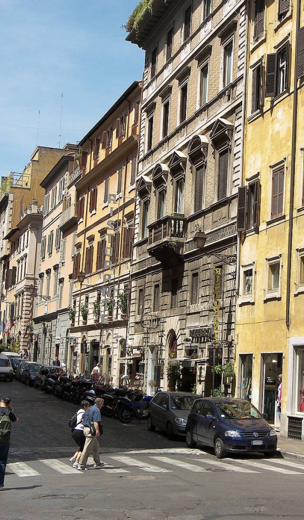 Городская улица в Риме, Италия