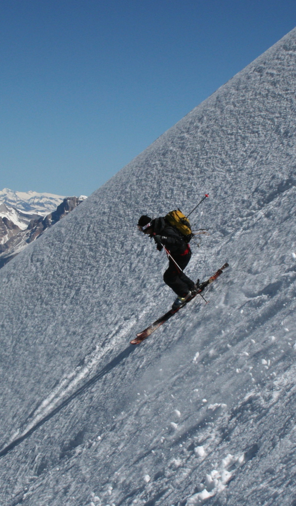 Спуск со склона на горнолыжном курорте Арабба, Италия