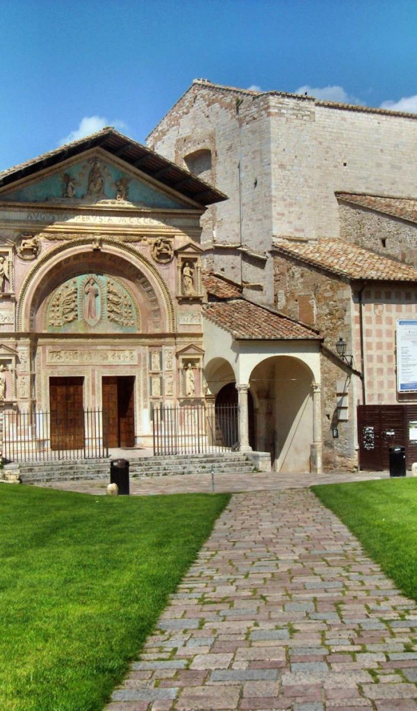 Старинное здание в Перудже, Италия