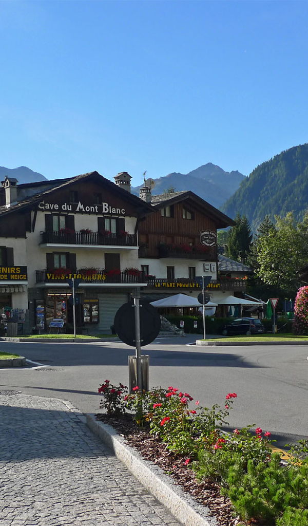 Гостиница Монблан на горнолыжном курорте Курмайор, Италия