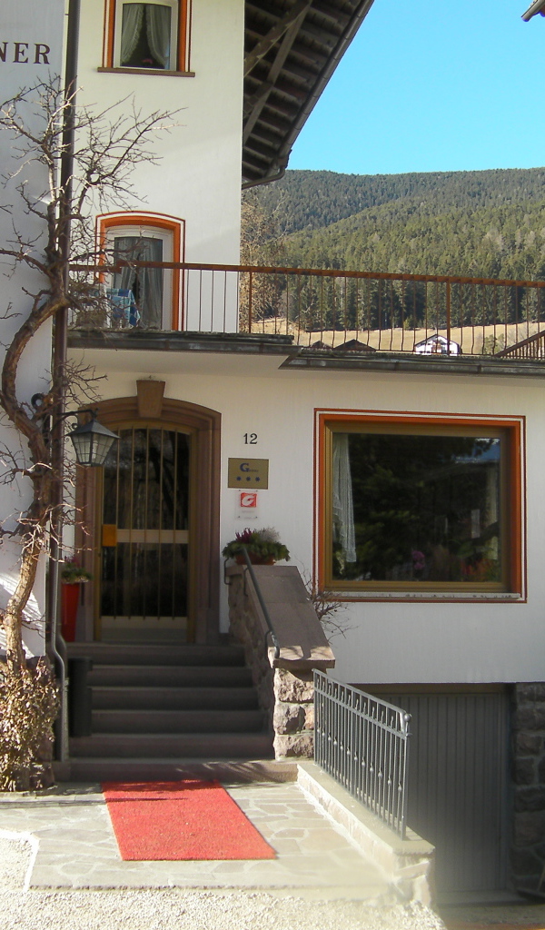 Гостиница на горнолыжном курорте Валь Гардена, Италия