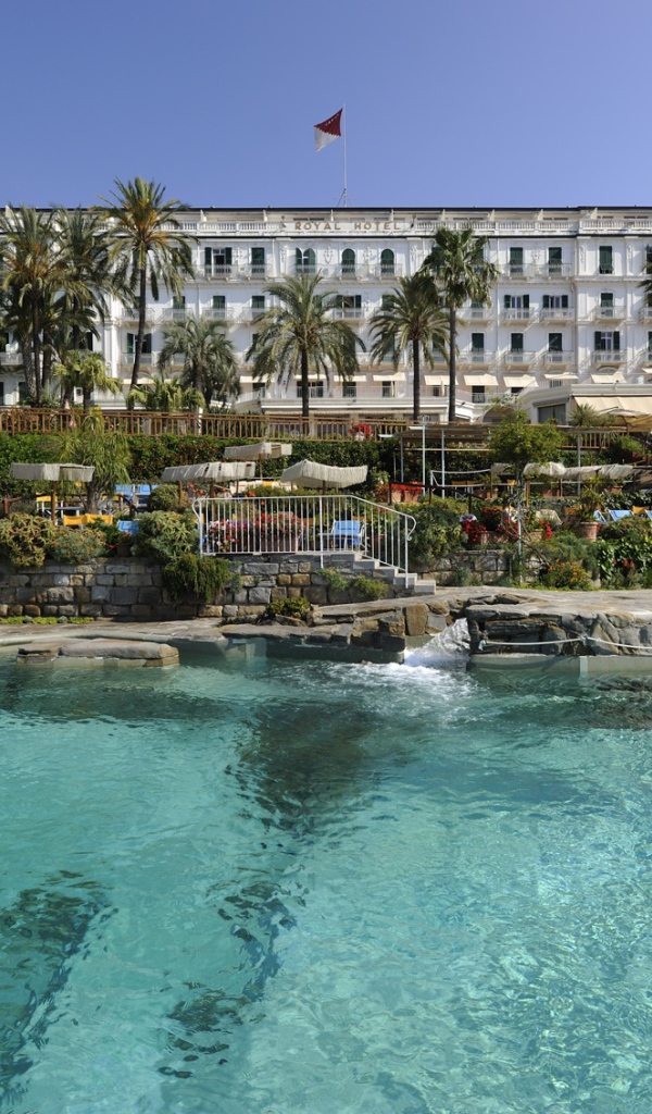 Гостиница на побережье в Сан Ремо, Италия