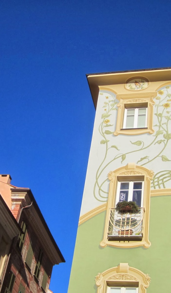 Дом с рисунками в Лоано, Италия