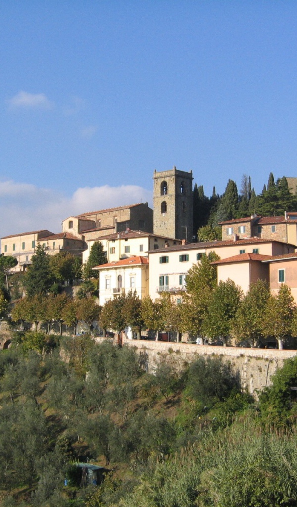 Дома на холме на курорте в Монтекатини Терме, Италия