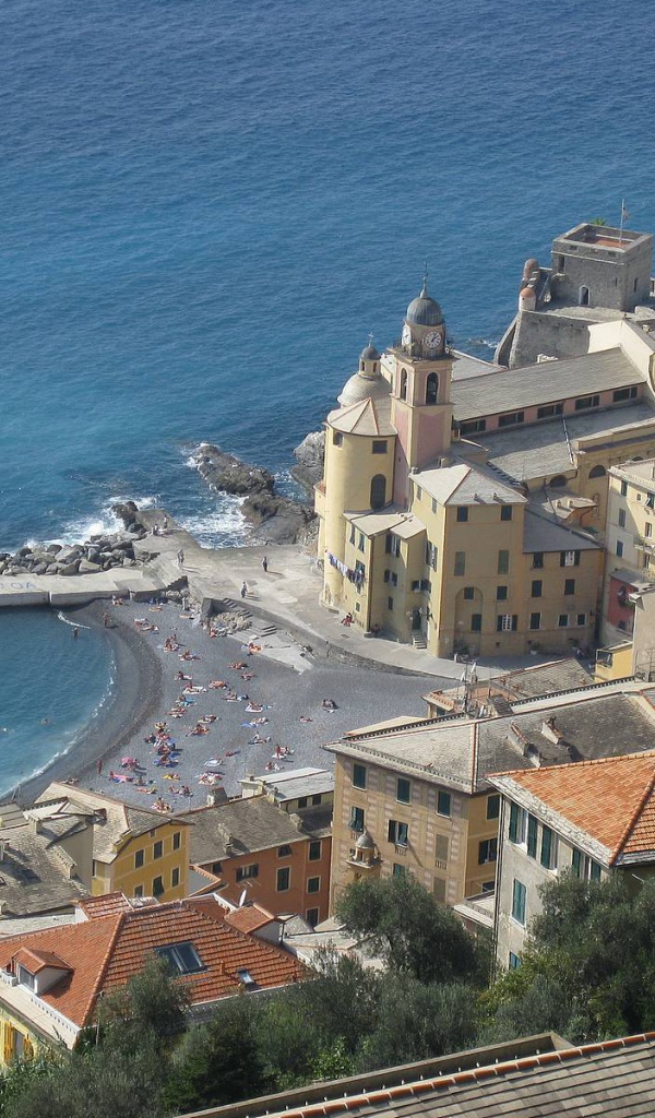 Дома на набережной в Лигурии, Италия