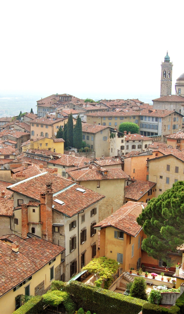 Дома на горе в Бергамо, Италия