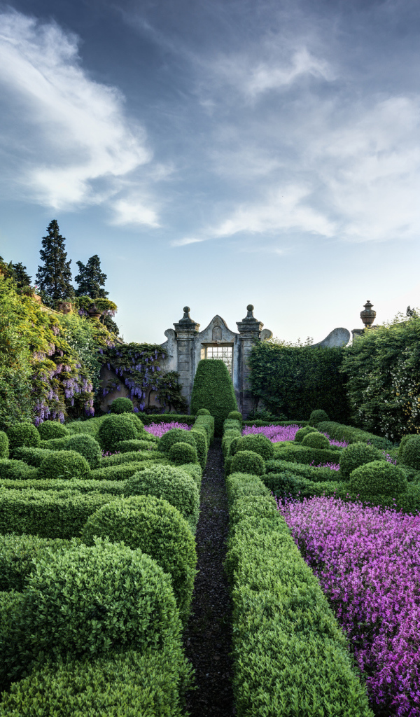 Великолепный сад во Флоренции, Италия
