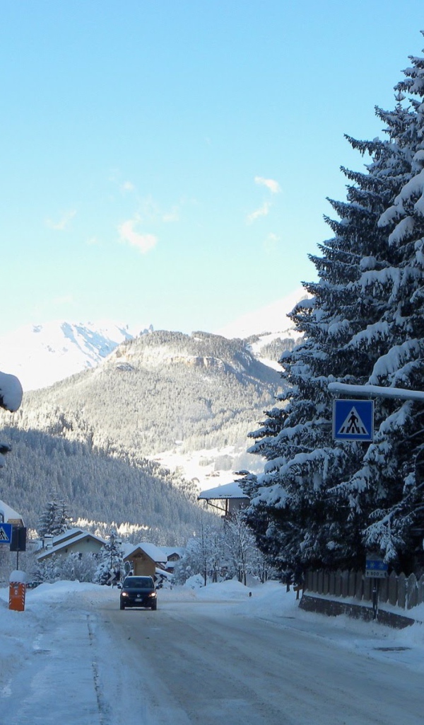 Горная дорога на горнолыжном курорте Валь-Ди-Фасса, Италия