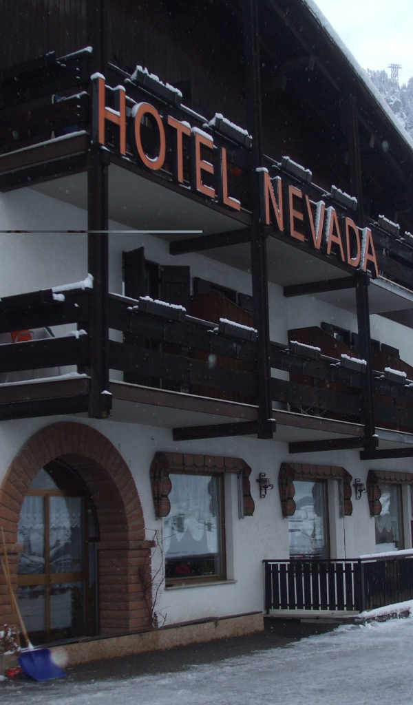 Отель Невада на горнолыжном курорте Валь-Ди-Фасса, Италия