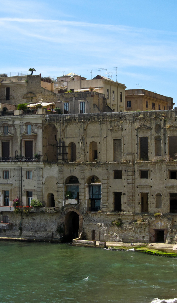 Старинный дом в Неаполе, Италия