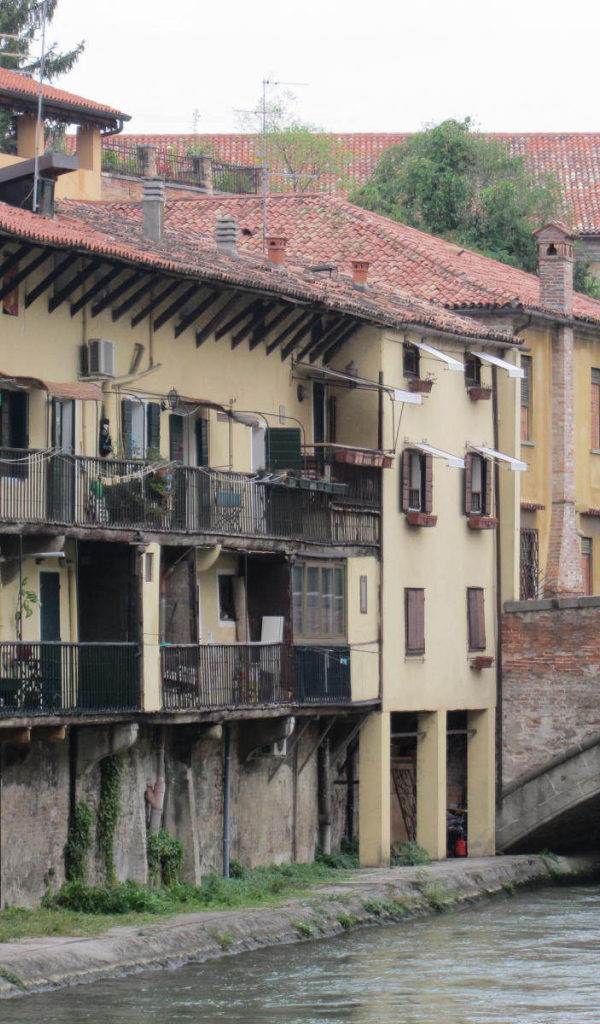 Старинные дома в Падуе, Италия