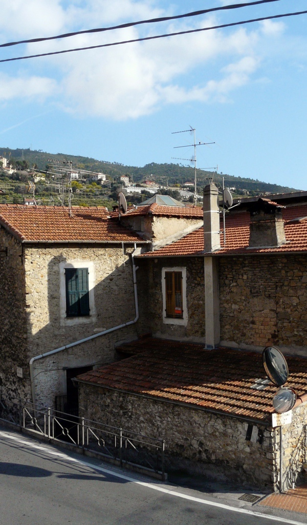 Старинные дома на курорте Бордигера, Италия