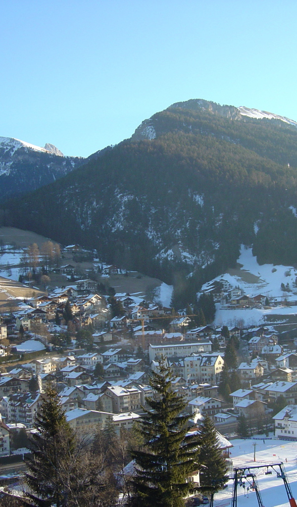 Панорама на курорте Ортизей, Италия