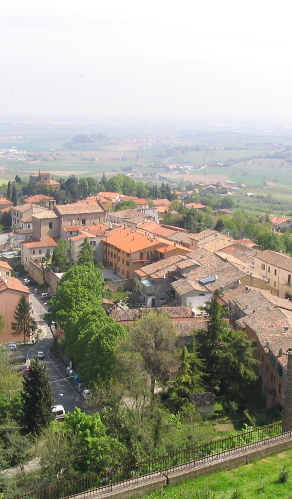 Панорама города на курорте в Монтекатини Терме, Италия