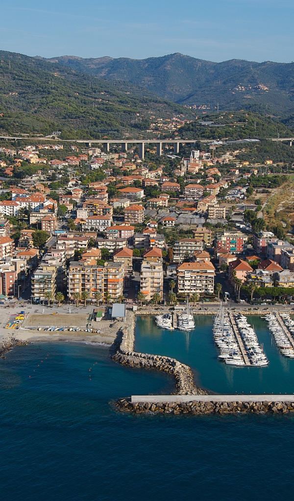 Панорама на курорте Сан Бартоломео Аль Маре, Италия