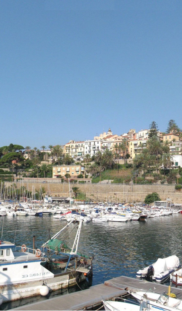 Порт на курорте Бордигера, Италия