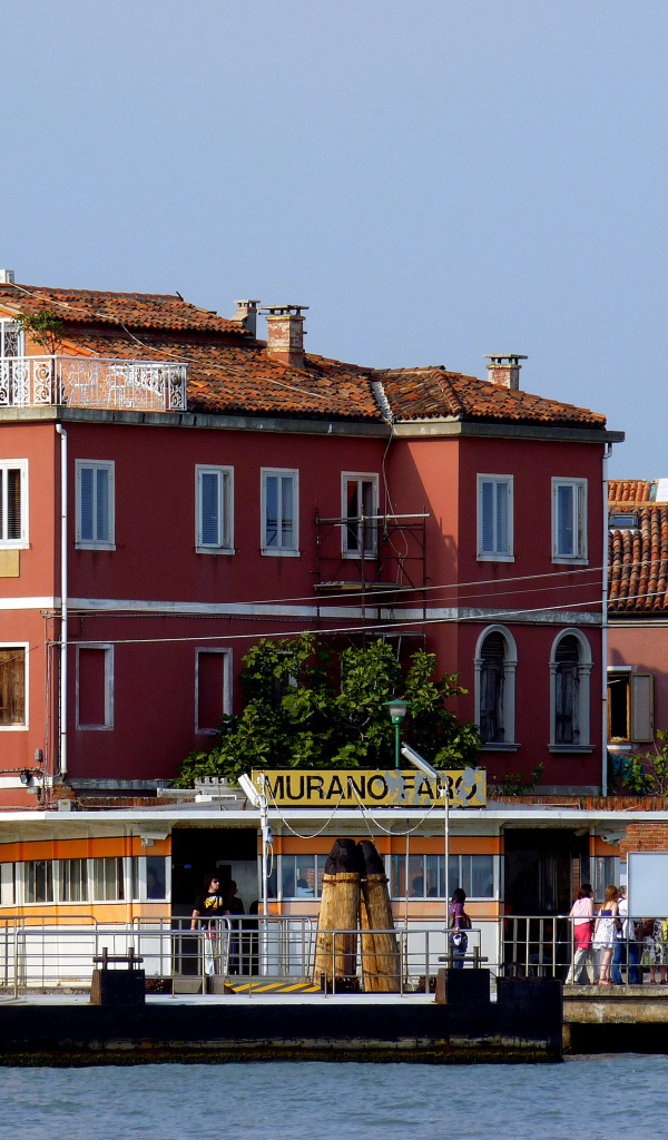 Набережная на острове Мурано, Италия