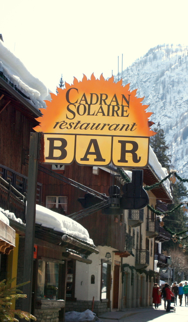 Ресторан на горнолыжном курорте Курмайор, Италия