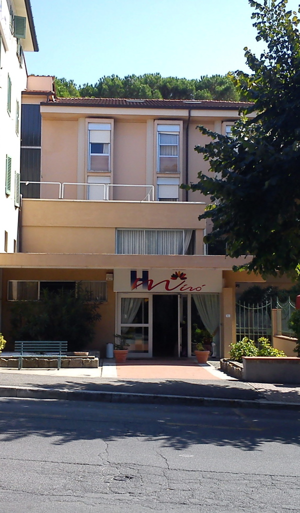 Придорожное кафе на курорте в Монтекатини Терме, Италия