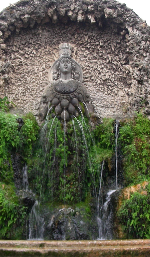 Скульптура фонтан в Тиволи, Италия