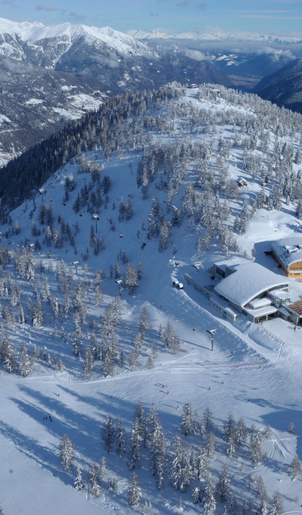 Горнолыжная база на курорте Валь ди Соль, Италия