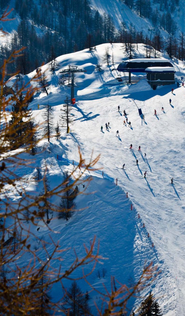 Лыжная трасса на горнолыжном курорте Курмайор, Италия