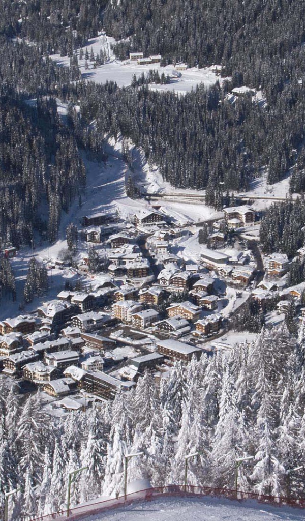 Горнолыжный курорт Мадонна ди Кампильо, Италия