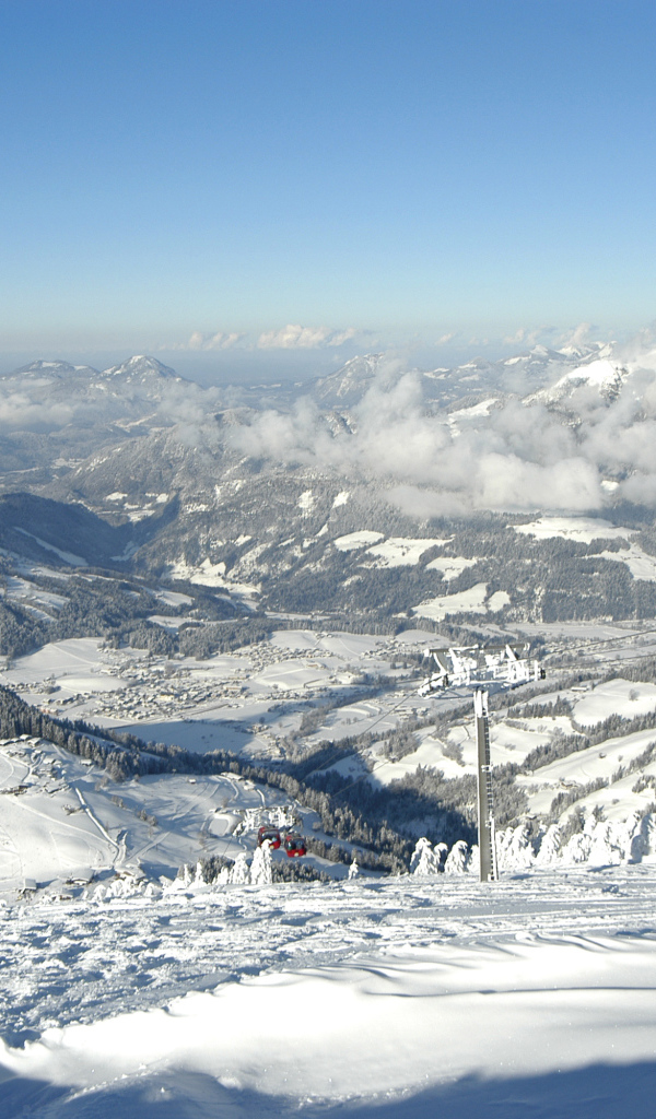 Лыжный спуск на горнолыжном курорте Сельва, Италия