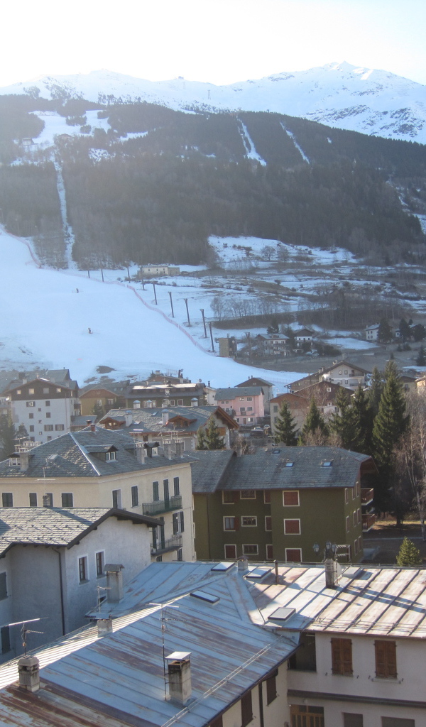 Горнолыжная трасса на курорте в Бормио, Италия