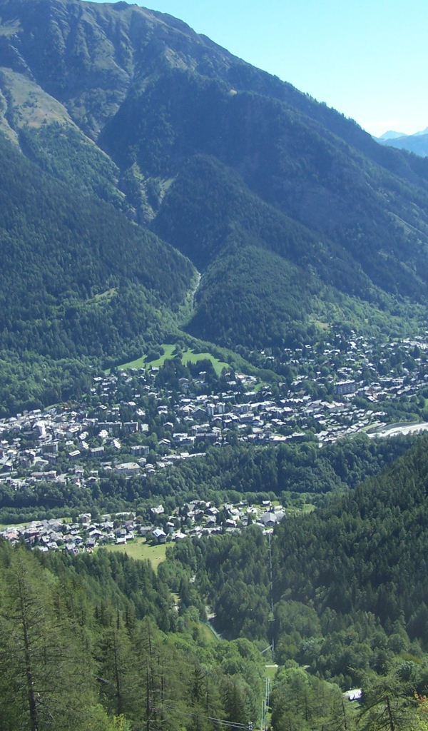 Летний пейзаж на горнолыжном курорте Курмайор, Италия