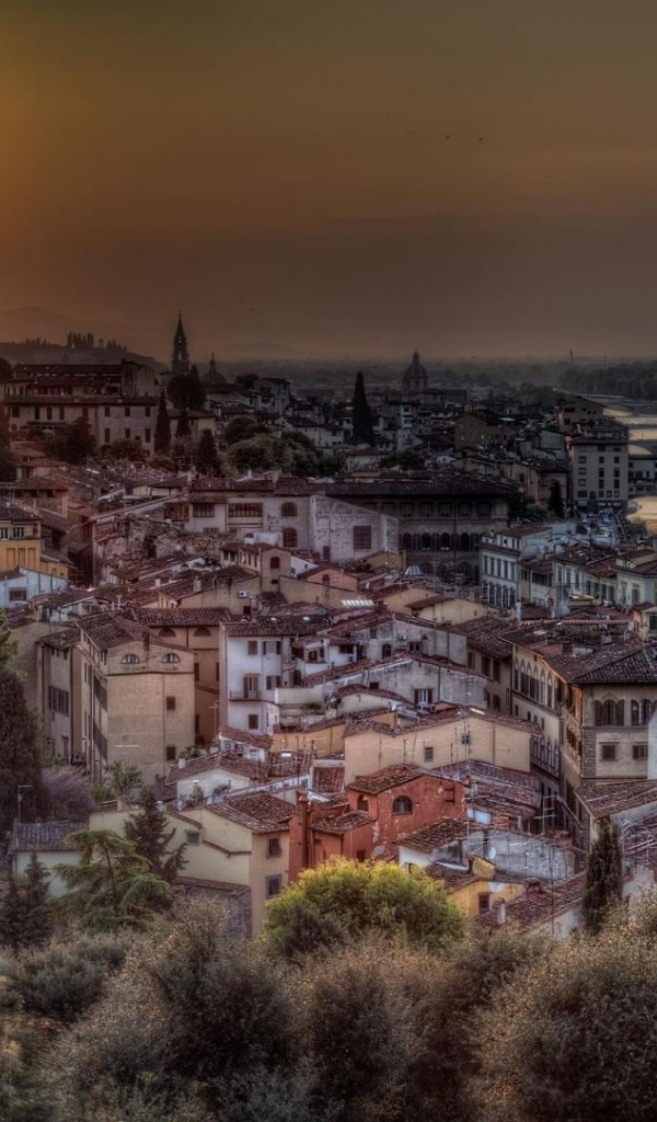 Сияние солнца во Флоренции, Италия