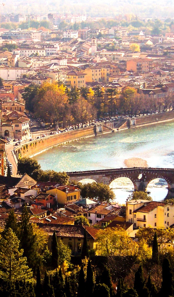 Сияние солнца в Вероне, Италия