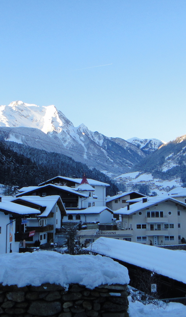 Закат в горах на курорте в Бормио, Италия
