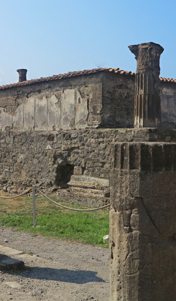 Сохранившееся здание в Помпеях, Италия