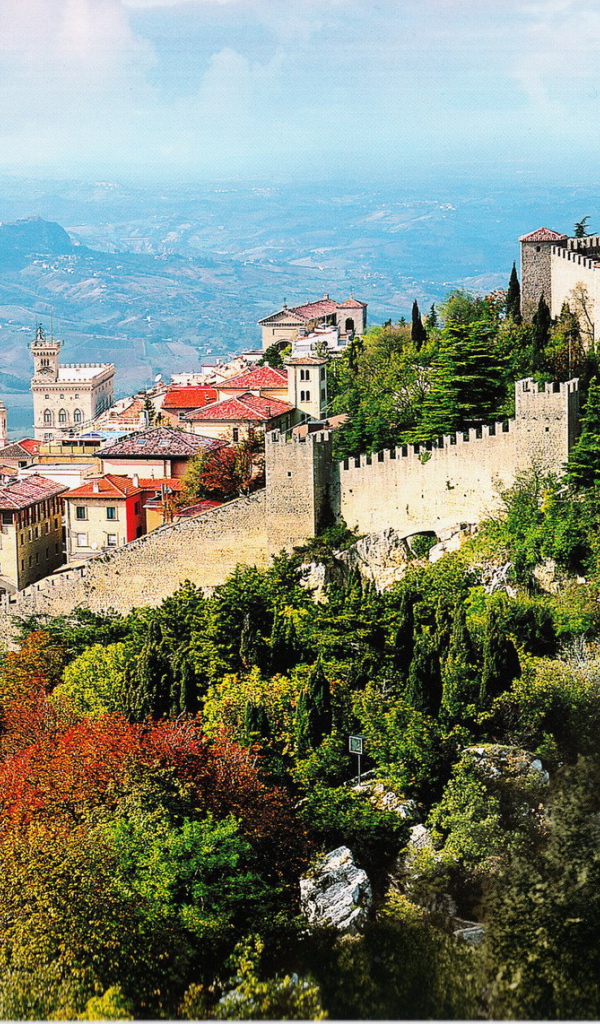 Республика Сан Марино, Италия