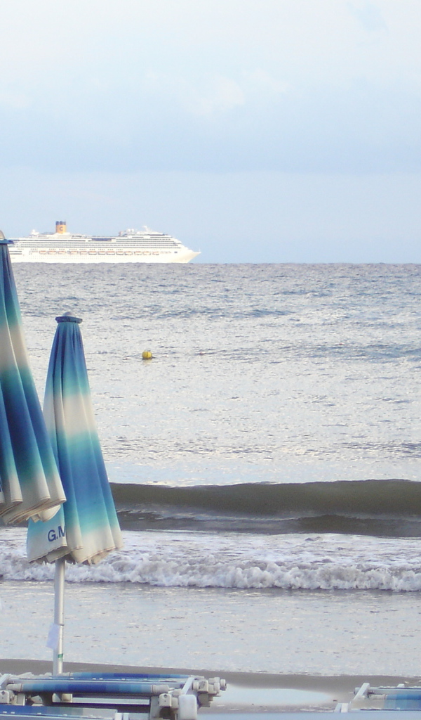 Пляж на курорте Диано Марино, Италия