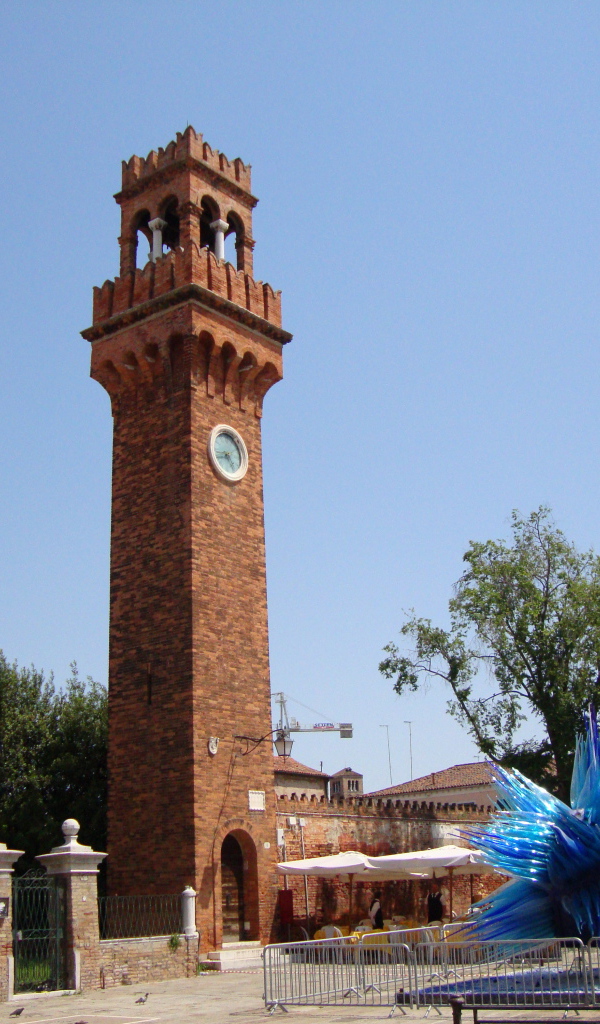 Башня с часами на острове Мурано, Италия