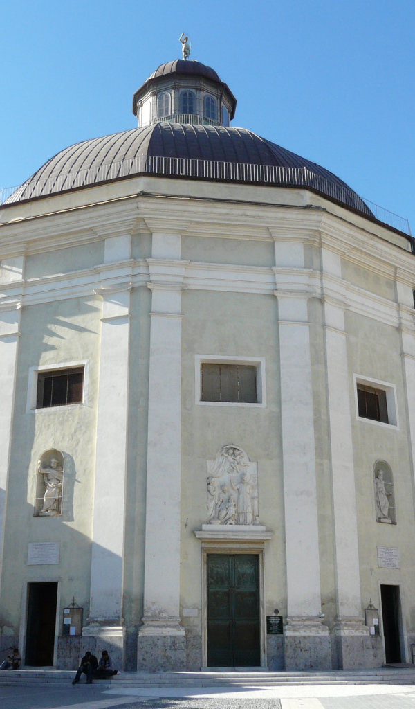 Башня в Лоано, Италия