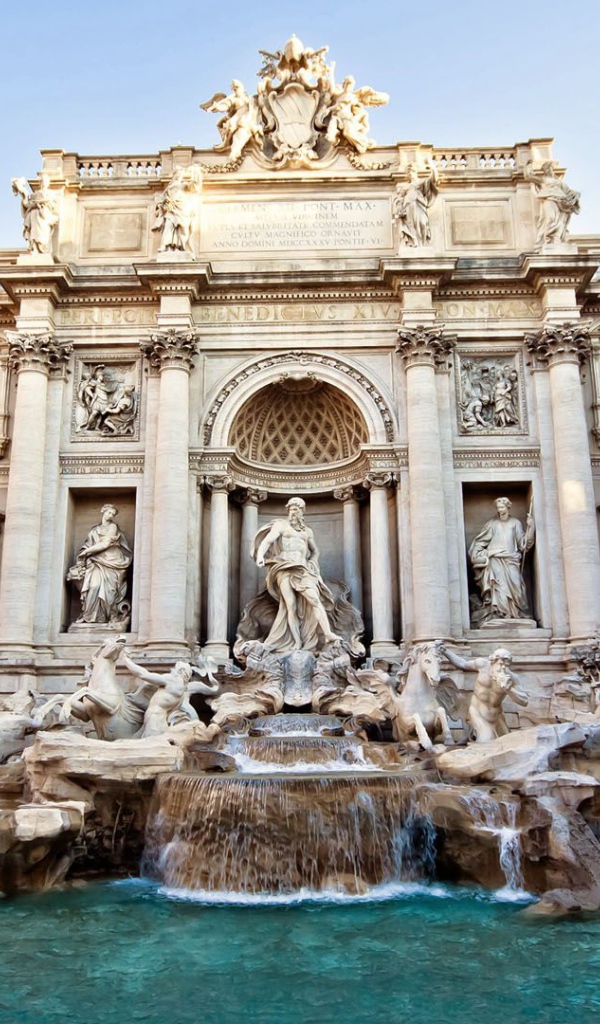 Фонтан Треви в Риме