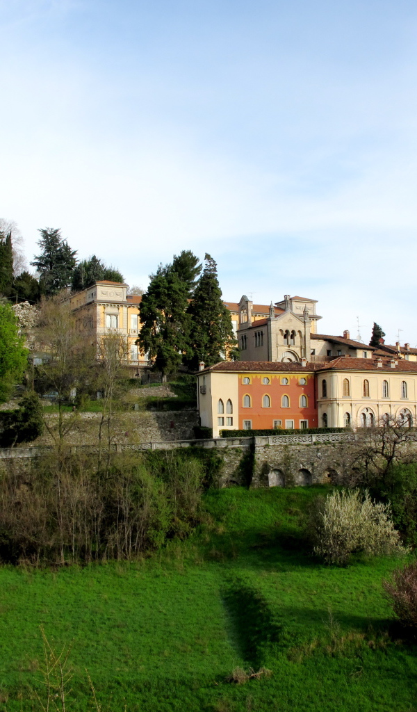Городские здания в Бергамо, Италия